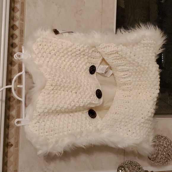 ❤️ POTTERY BARN Set of 2 Button Knit Fur Trim Pillow Covers ❤️ - Picture 15 of 15